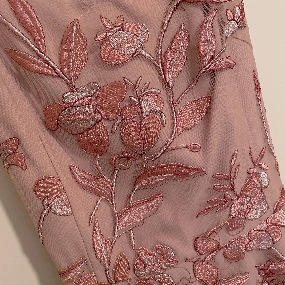 Two Sisters Jaus Women’s The Sassy Dress - Picture 4 of 14